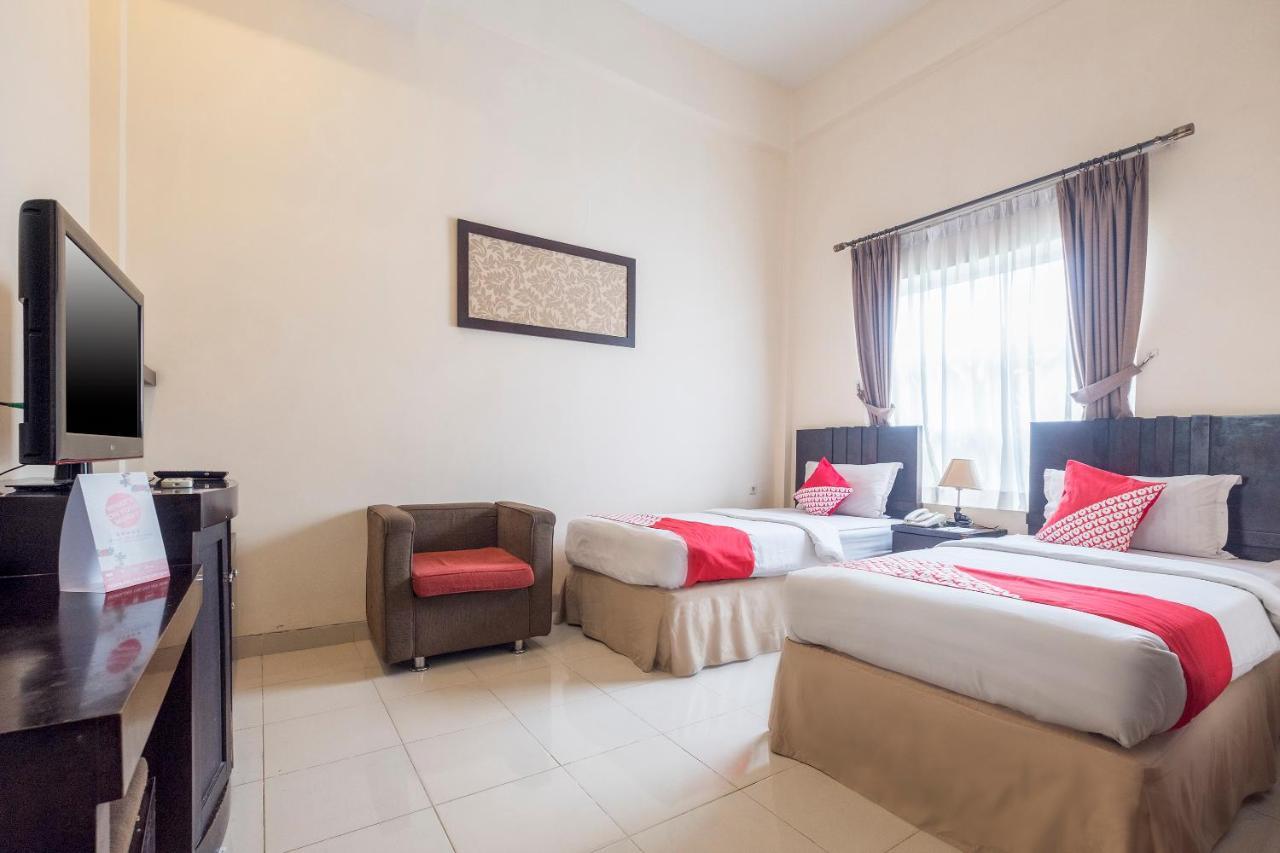 Oyo 424 Asia Hotel Makasar Exteriér fotografie