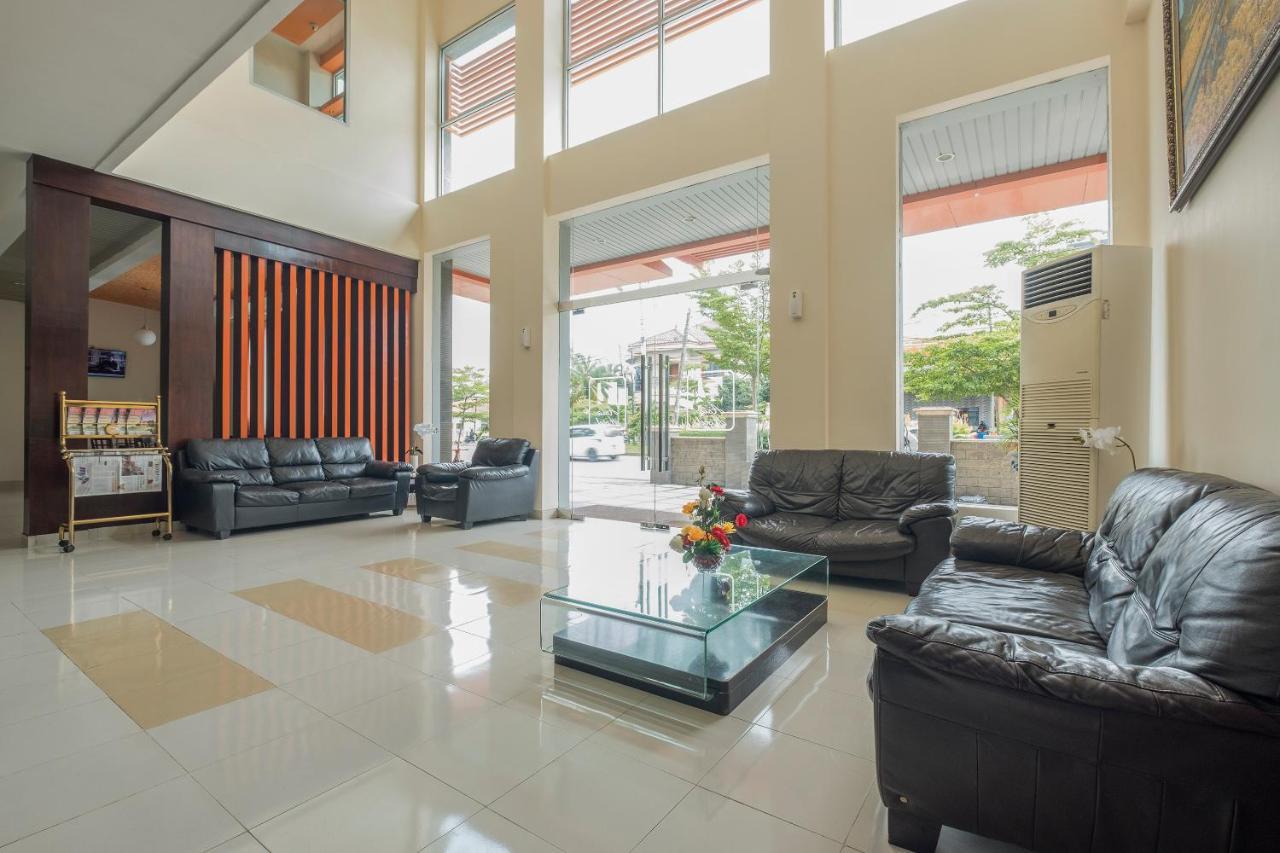 Oyo 424 Asia Hotel Makasar Exteriér fotografie