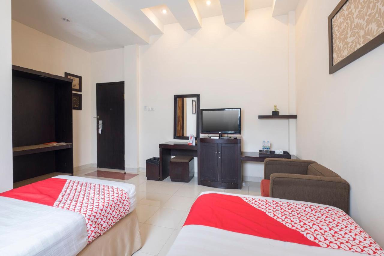 Oyo 424 Asia Hotel Makasar Exteriér fotografie